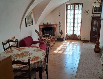Soggiorno - Bilocale in Vendita in Via Ponte a Pigna