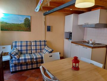 Soggiorno - Trilocale in Vendita in Via G. Garibaldi 1 a Borgomaro