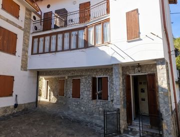 Facciata - Casa indipendente in Vendita in XXIV Maggio a Fabbrica Curone