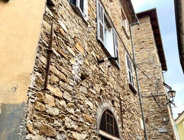 Foto 1 di 13 - Quadrilocale in Vendita in Via Edmondo de Amicis 70 a Pontedassio