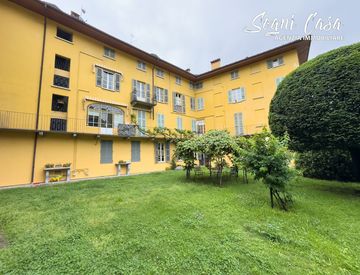 Foto 1 di 32 - Bilocale in Vendita in Piazza Guglielmo Marconi a Varallo