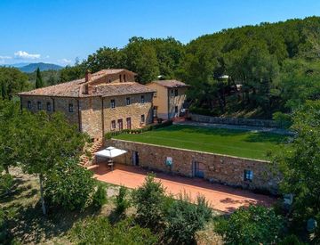 Piscina - Rustico, casale in Vendita in Via XXV Aprile 19 -20 a Bucine