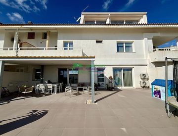 Foto 1 di 33 - Casa bifamiliare, trifamiliare in Vendita in Via Alicudi a Ragusa