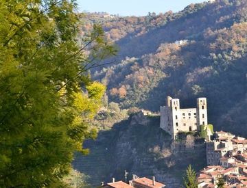 Foto 1 di 6 - Terreno edificabile in Vendita in Via Monsignor Tornatore a Dolceacqua