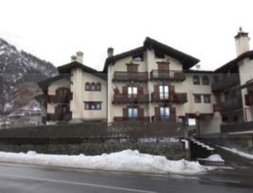 Facciata - Quadrilocale in Vendita in Frazione entreves a Courmayeur