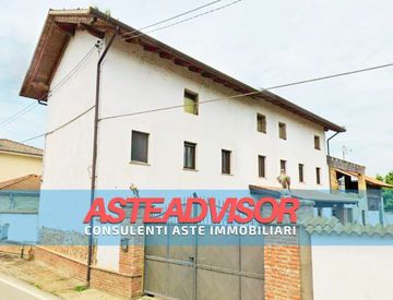 Foto 1 di 15 - Casa indipendente in Vendita in Via Angelo Fietti 28 a Pezzana
