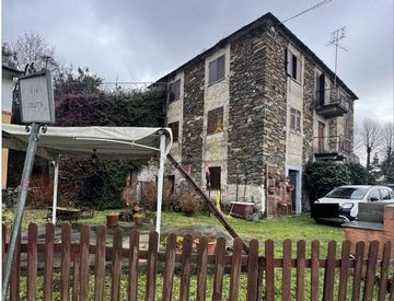 Facciata - Appartamento in Vendita in Via Faje 5 a Varazze