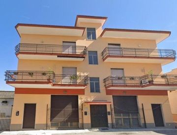 Vista - Locale commerciale in Affitto in Via Sergente Beatrice a Mondragone
