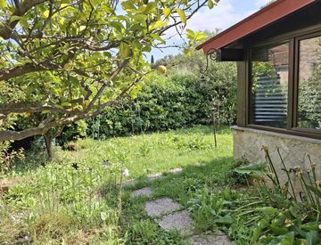 Giardino - Casa indipendente in Vendita in Via del Piano a Imperia