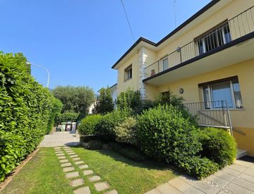 Facciata - Villa in Vendita in Via Concetto Marchesi a Bassano del Grappa