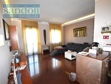 Soggiorno - Trilocale in Vendita in Via Thaon de Revel a Vercelli