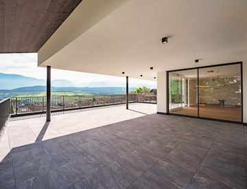 Terrazza - Quadrilocale in Vendita in zona San Michele a Appiano sulla strada del vino