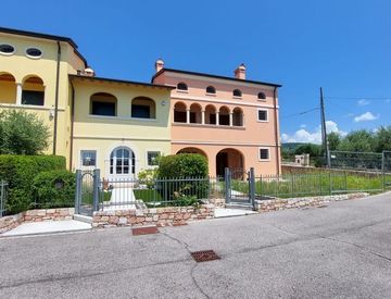 Facciata - Appartamento in Vendita in Via Maso a Sant'Ambrogio di Valpolicella