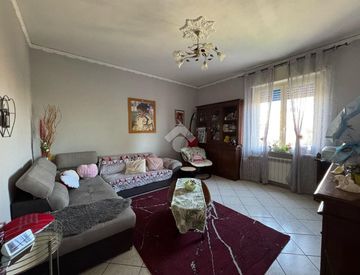 Soggiorno - Trilocale in Vendita in Piazza Sardegna 14 a Vercelli