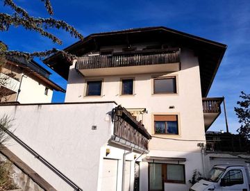 Foto 1 di 18 - Quadrilocale in Vendita in Sonnengasse a Appiano sulla strada del vino