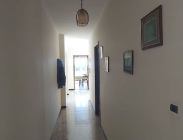 Foto 1 di 28 - Attico, mansarda in Vendita in Via aurelia a Camporosso
