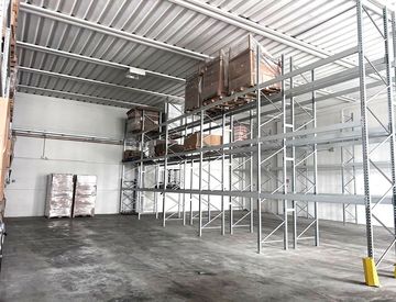 Box auto - Magazzino in Affitto in Via Evangelista Torricelli a Perugia