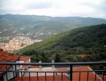 Foto 1 di 32 - Casa bifamiliare, trifamiliare in Vendita in Via Principale a Pontedassio