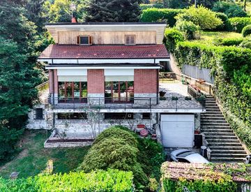 Facciata - Villa in Vendita in Strada Val Salice 183 a Torino