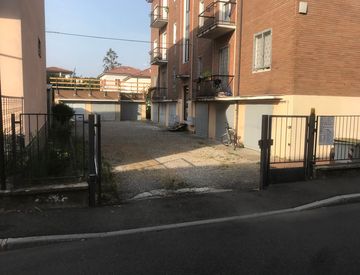 Foto 1 di 2 - Box/posto auto in Vendita in Via Paolo Burali 10 a Piacenza