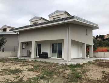 Foto 1 di 7 - Villa in Vendita in Via Michele Torcia a Catanzaro