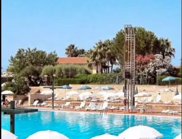 Piscina - Villa in Vendita in Via del Pioppo a Ragusa