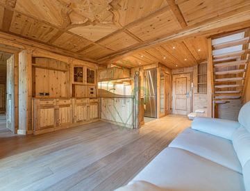 Soggiorno - Quadrilocale in Vendita in Strada Nives 12 a Selva di Val Gardena