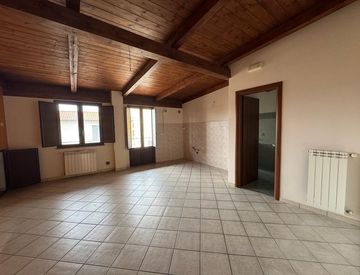 Stanza - Quadrilocale in Vendita in Via Enrico Toti 73 a Lamezia Terme