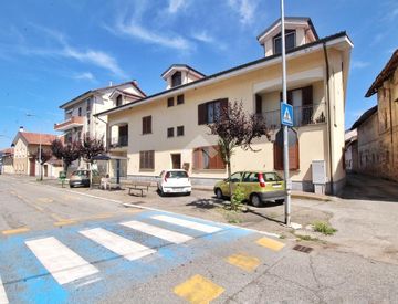 Foto 1 di 27 - Trilocale in Vendita in Via Martiri della Libertà 27 a Livorno Ferraris