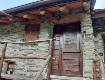 Foto 1 di 12 - Baita, bungalow, chalet, trullo in Vendita in Località san Giorgio a Rimella