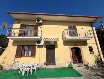 Facciata - Casa bifamiliare in Vendita in Contrada Fontanatetta 21 a Avellino