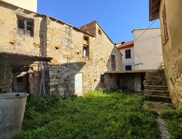 Foto 1 di 30 - Rustico, casale in Vendita in Via Cà de Mai a San Bartolomeo al Mare