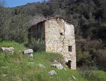 Foto 1 di 8 - Rustico, casale in Vendita in Via Cavour a Apricale