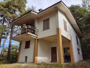 Foto 1 di 48 - Villa in Vendita in Regione Gianluì 21 a Bajardo