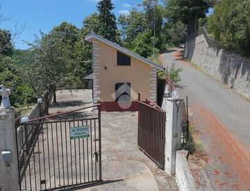 Foto 1 di 16 - Casa indipendente in Vendita in Contrada Viterale a Serrastretta