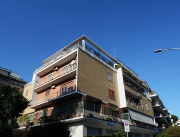 Vista - Attico, mansarda in Vendita in Largo Gerolamo Belloni 10 a Roma