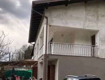 Facciata - Casa bifamiliare, trifamiliare in Vendita in Via Pradaccio 7 a Cadegliano-Viconago