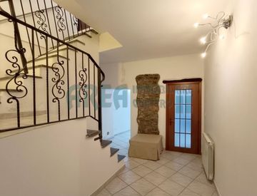 Foto 1 di 31 - Casa bifamiliare, trifamiliare in Vendita in SS28 Nord 2 -90 a Pornassio