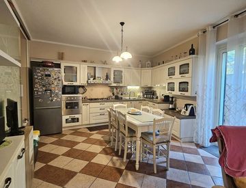 Cucina - Casa indipendente in Vendita in Vicolo III Paglia 8 a Catanzaro