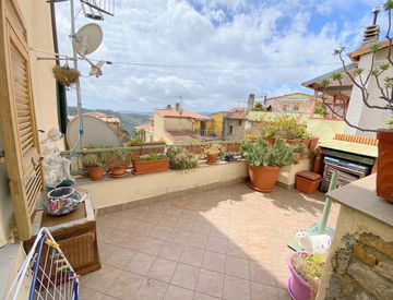 Terrazza - Villa in Vendita in zona Montegrazie a Imperia