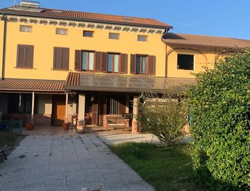 Foto 1 di 68 - Casa indipendente in Vendita in Via Roma a Motta de' Conti