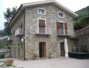 Foto 1 di 5 - Casa indipendente in Vendita a San Biagio della Cima