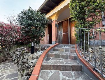 Sala - Casa bifamiliare, trifamiliare in Vendita in Via de Amici a Casorate Primo