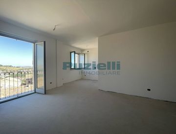 Stanza - Quadrilocale in Vendita in Via Ognisanti 21 -1 a Fermo