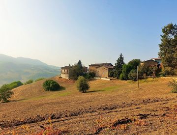 Foto 1 di 10 - Casa indipendente in Vendita in Pazzano a Serramazzoni