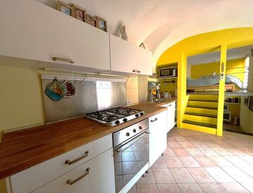 Cucina - Quadrilocale in Vendita in Corso Mario Ponzoni a Pieve di Teco