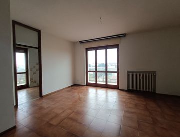 Stanza - Quadrilocale in Vendita in Via circonvallazione a Bianzè