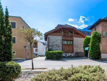 Foto 1 di 12 - Quadrilocale in Vendita in Via Adige a Merano