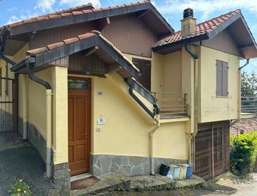 Foto 1 di 72 - Villa in Vendita in Via Roma a Bajardo