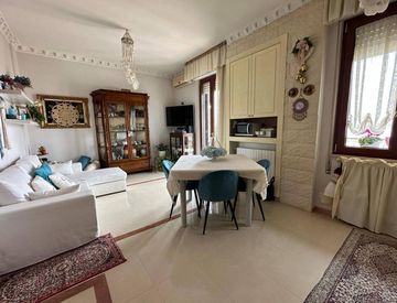 Soggiorno - Trilocale in Vendita in Via Cavaliere 13 a Margherita di Savoia